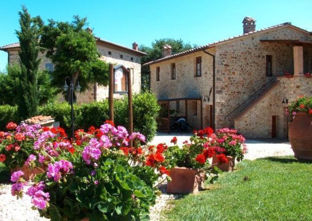 Gasthaus Borgo Il Villino Casole dʼElsa Exterior foto