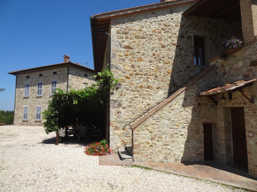 Gasthaus Borgo Il Villino Casole dʼElsa Exterior foto