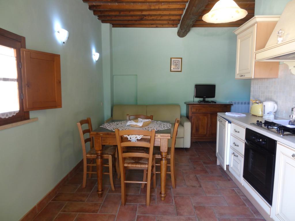 Gasthaus Borgo Il Villino Casole dʼElsa Exterior foto
