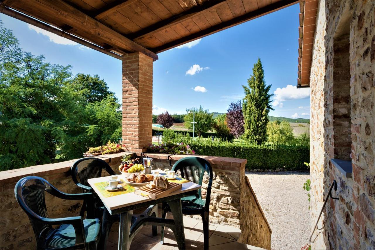 Gasthaus Borgo Il Villino Casole dʼElsa Exterior foto