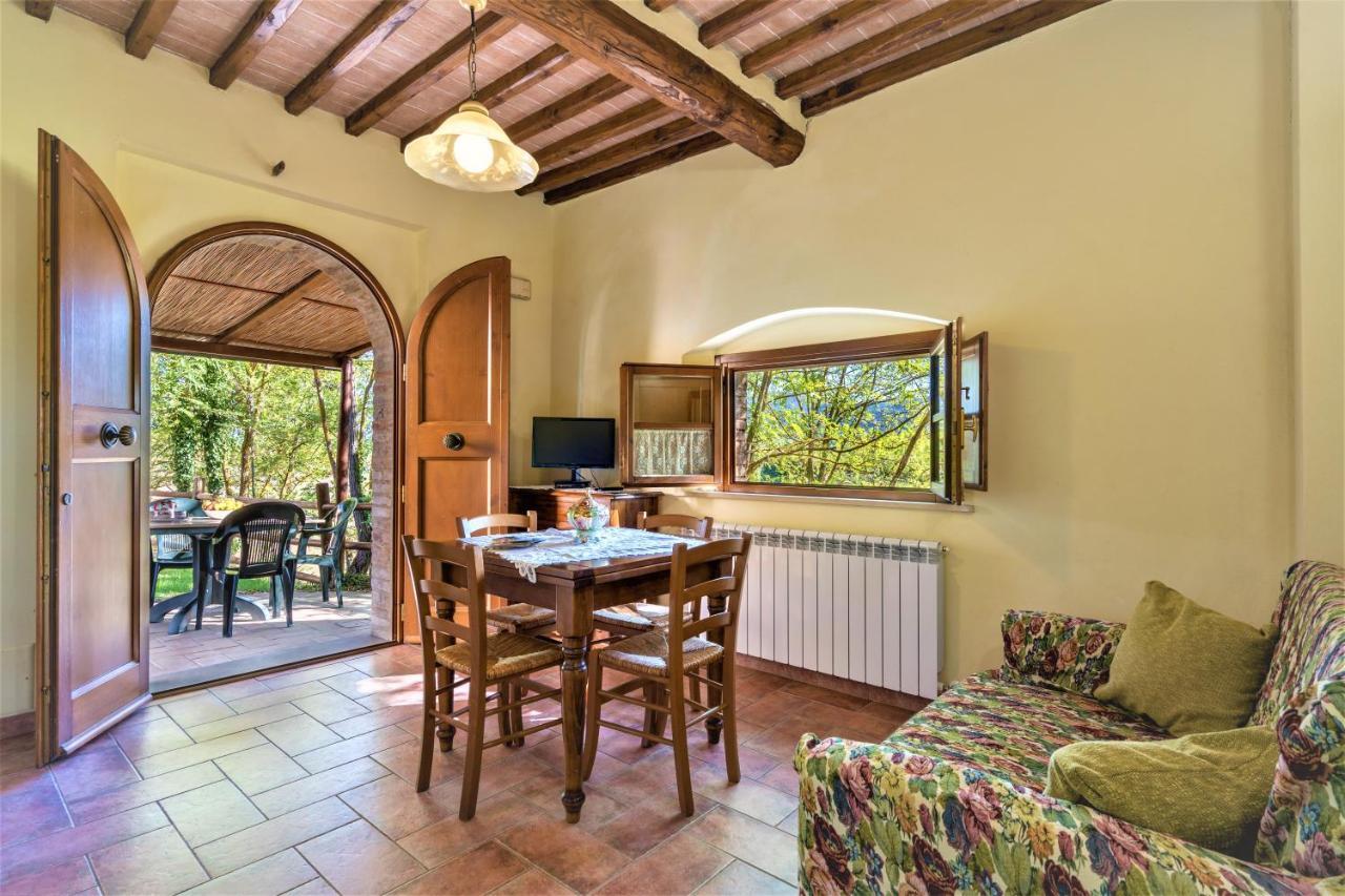 Gasthaus Borgo Il Villino Casole dʼElsa Exterior foto