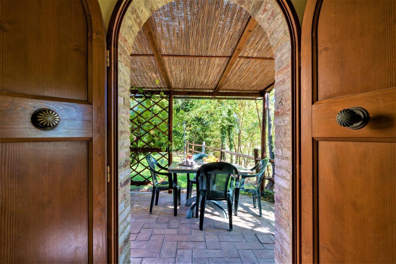 Gasthaus Borgo Il Villino Casole dʼElsa Exterior foto
