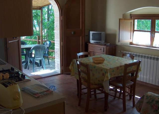 Gasthaus Borgo Il Villino Casole dʼElsa Exterior foto